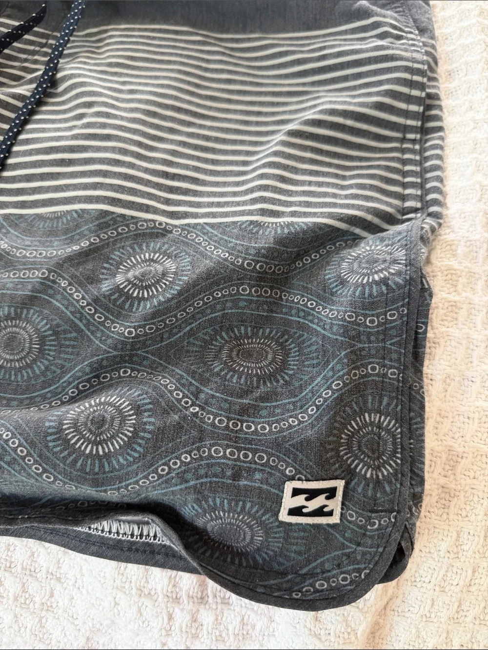 Billabong Men’s Gray Patterned Board Shorts with Navy Drawstring